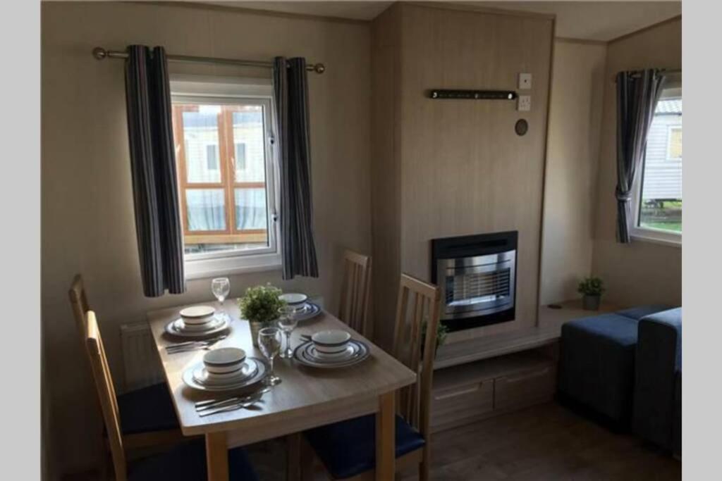 8 Berth Caravan At Parkdean Camber Sands Zewnętrze zdjęcie